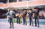 Mariachis en el cono norte