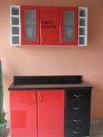REPOSTERO DE MELAMINE CON PUERTAS POST FORMADAS